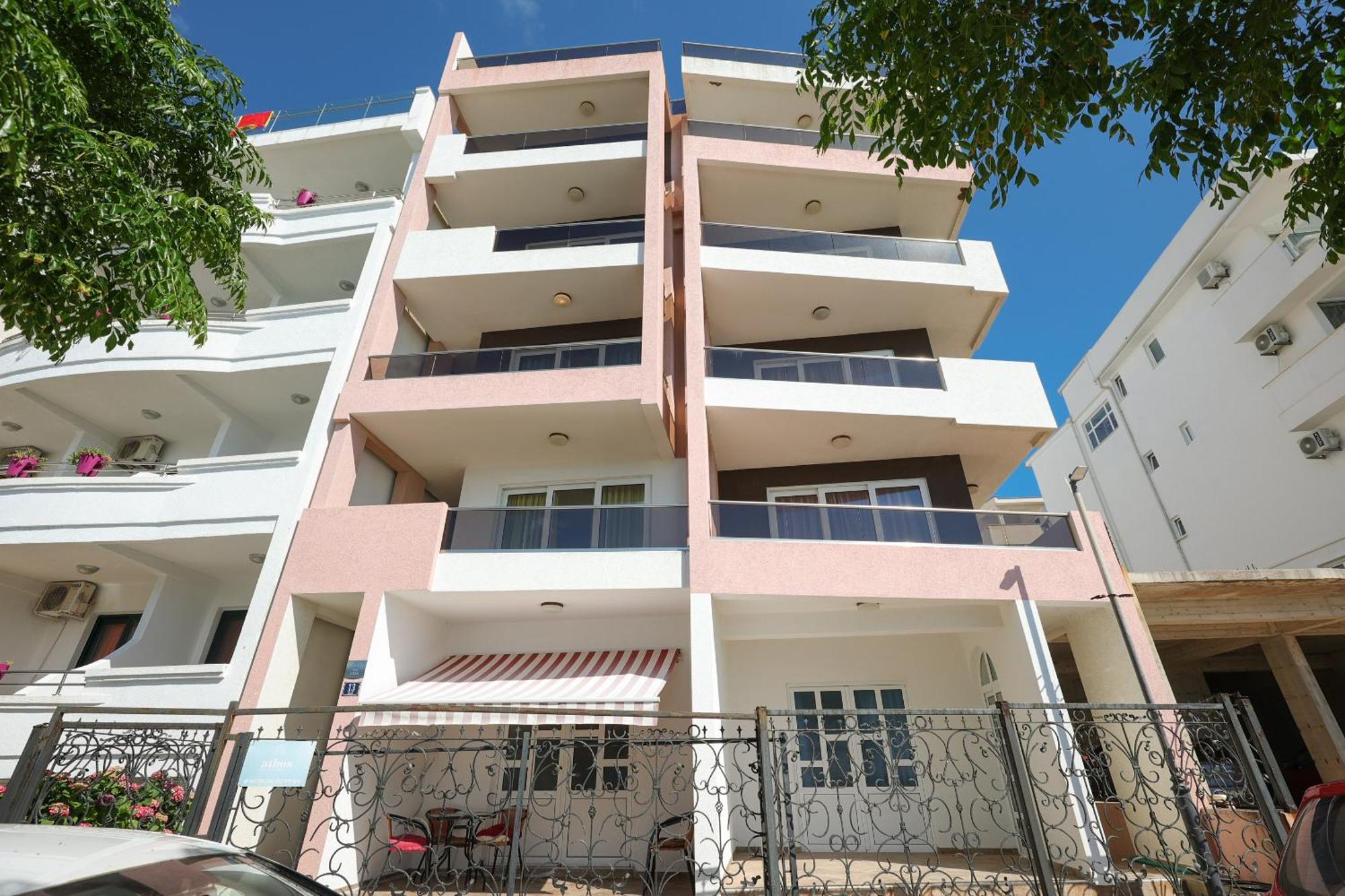 Athos Apartments Dobre Vode Добра-Вода Экстерьер фото