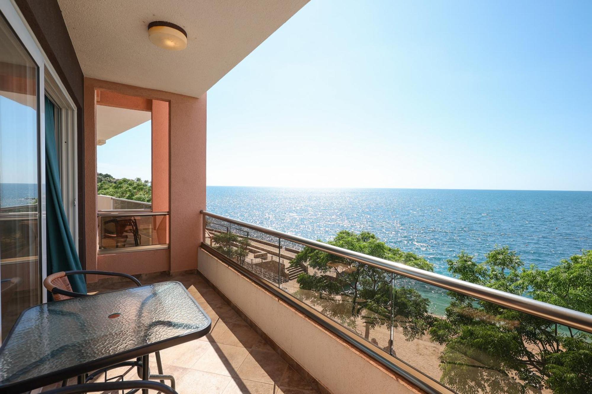Athos Apartments Dobre Vode Добра-Вода Экстерьер фото